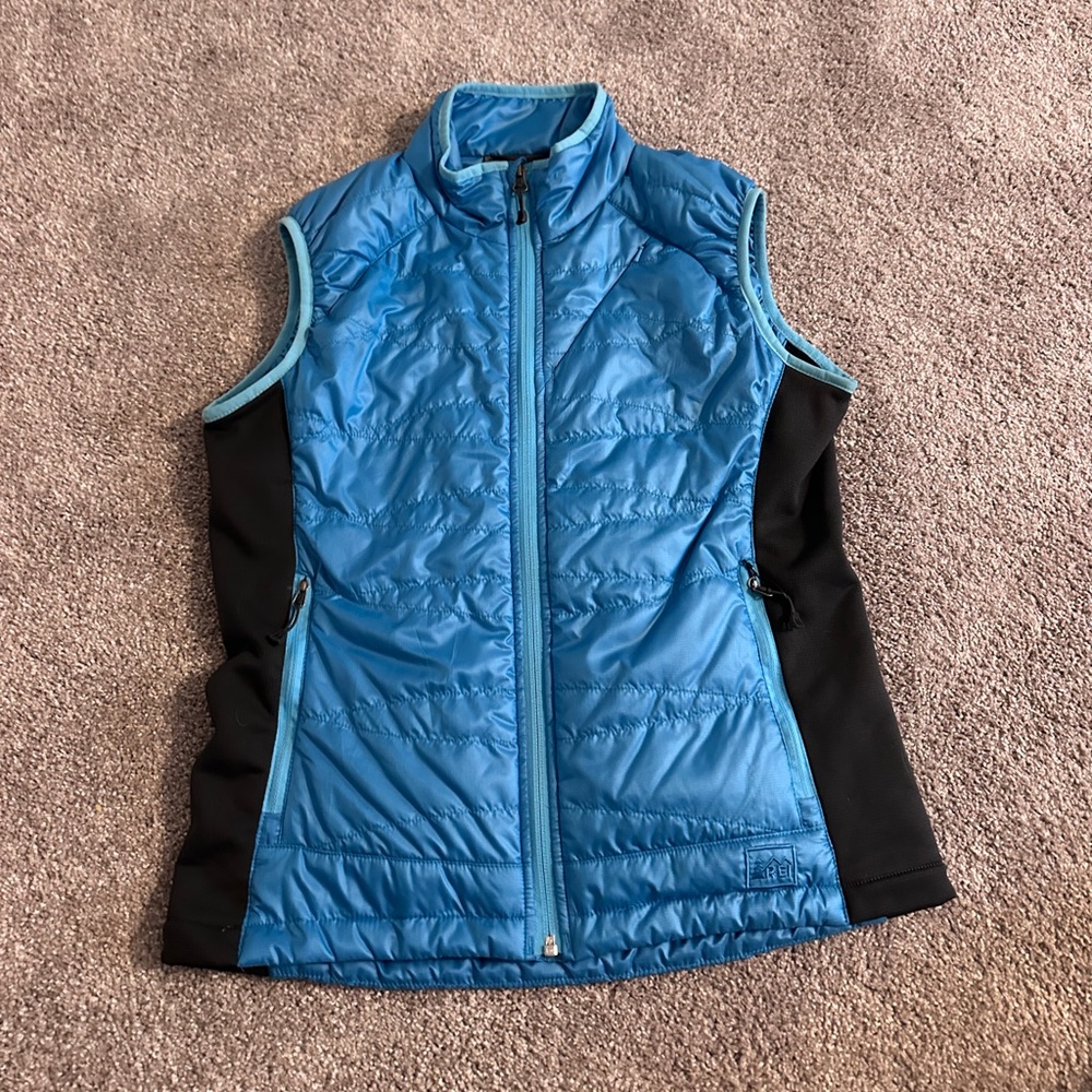 REI Primaloft Pertex quantum ECO vest!